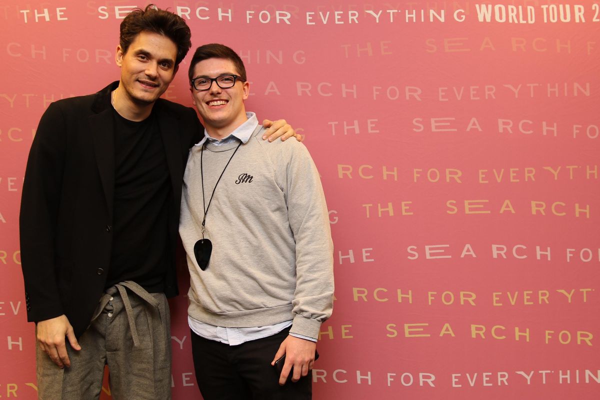 As a graduation present, Alex Henderson’s parents got him meet-and-greet passes to the John Mayer concert in Edmonton on Monday night. While backstage with the singer-songwriter, Henderson got some help asking his girlfriend, Alyssa Romero, to prom.