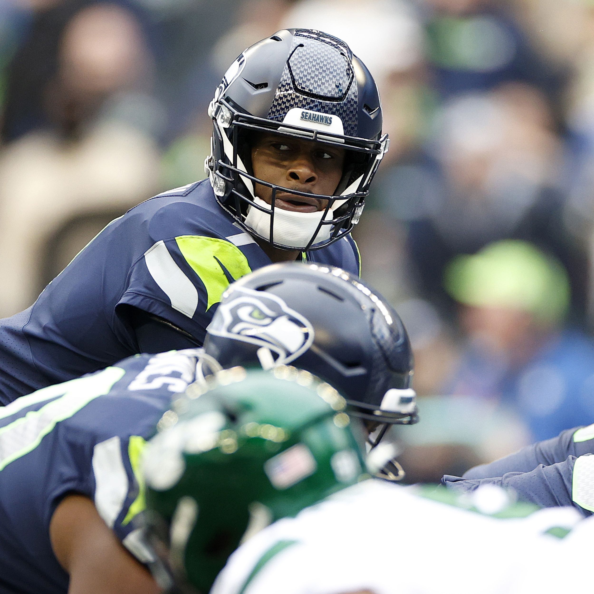 How Seahawks using franchise tag on Geno Smith gives him the leverage -  Field Gulls