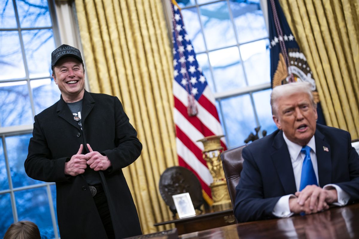 Elon Musk with President Donald Trump in the Oval Office on Feb. 11. The sudden mass lease dumping has left workers nationwide, including in the Oklahoma-Texas region, with no place to go.   (Jabin Botsford/The Washington Post)