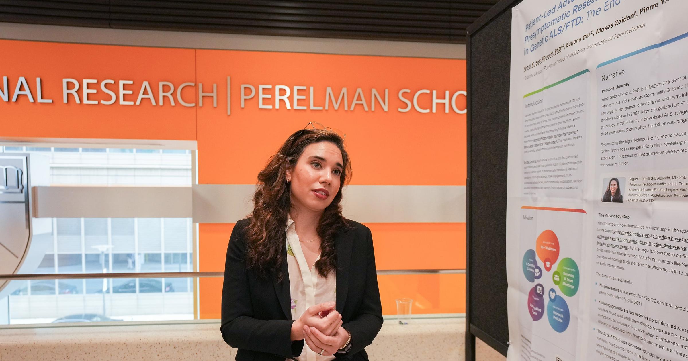 Yentli Soto Albrecht, estudiante de M.D.-Ph.D. en Penn y portadora de la variante C9orf72, fotografiada en un entorno no