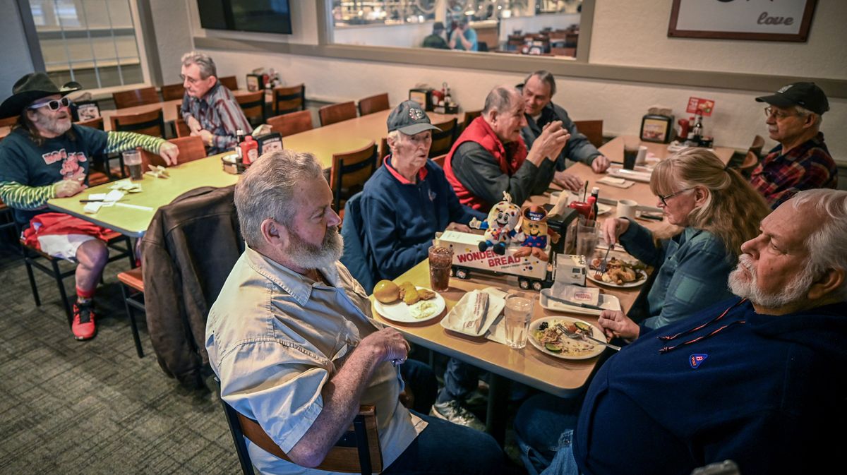 Former Wonder Bread employees gather Feb. 20 at Golden Corral on North Division Street for their monthly lunch. At far left Jack Williams chats with Jack Cross. Clockwise around the table from center left, John Sullivan Dennis Johnston, Andy Zaborski, Ernie Veltrie, Dennis Neill, nonemployee Cynthia Cross (wife of Jack Cross) and Ken Pope.  (Dan Pelle/The Spokesman-Review)