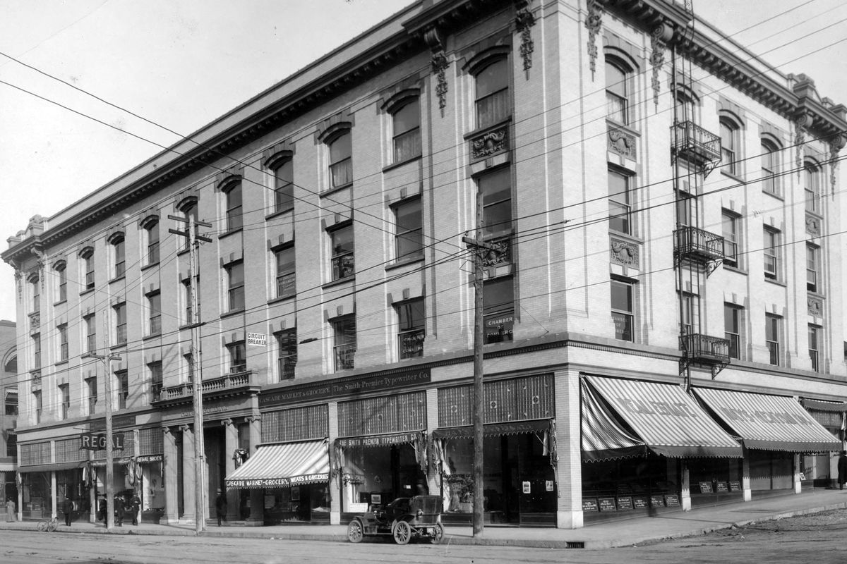 The Hutton Building is seen in 1909. Additional floors were added in 1910.