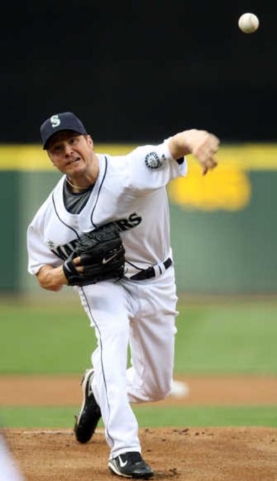
Seattle pitcher Erik Bedard struck out a season-high 10 batters in the Mariners' win over San Diego.Associated Press
 (Associated Press / The Spokesman-Review)