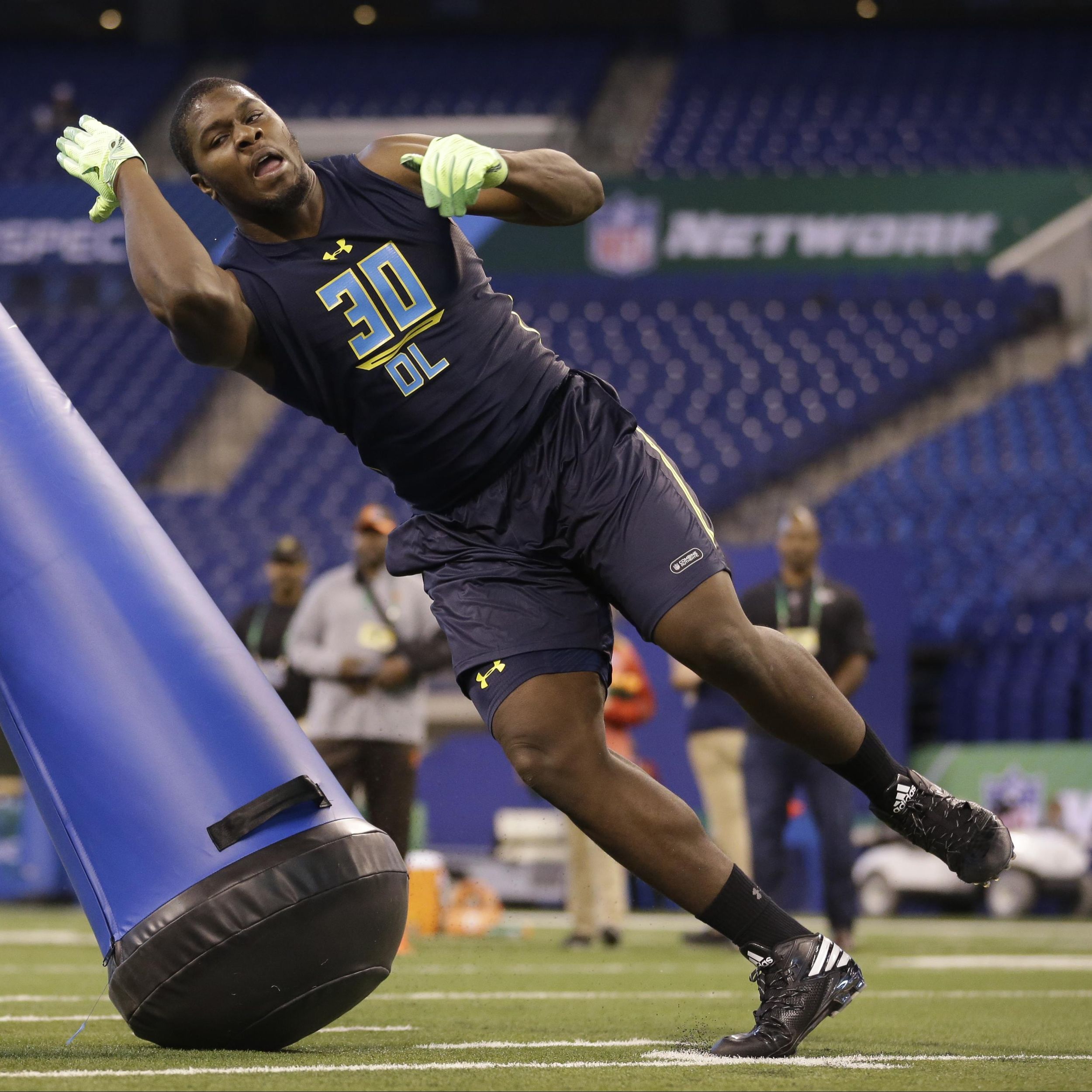 Pete Carroll says Malik McDowell may return in 2017 - Field Gulls