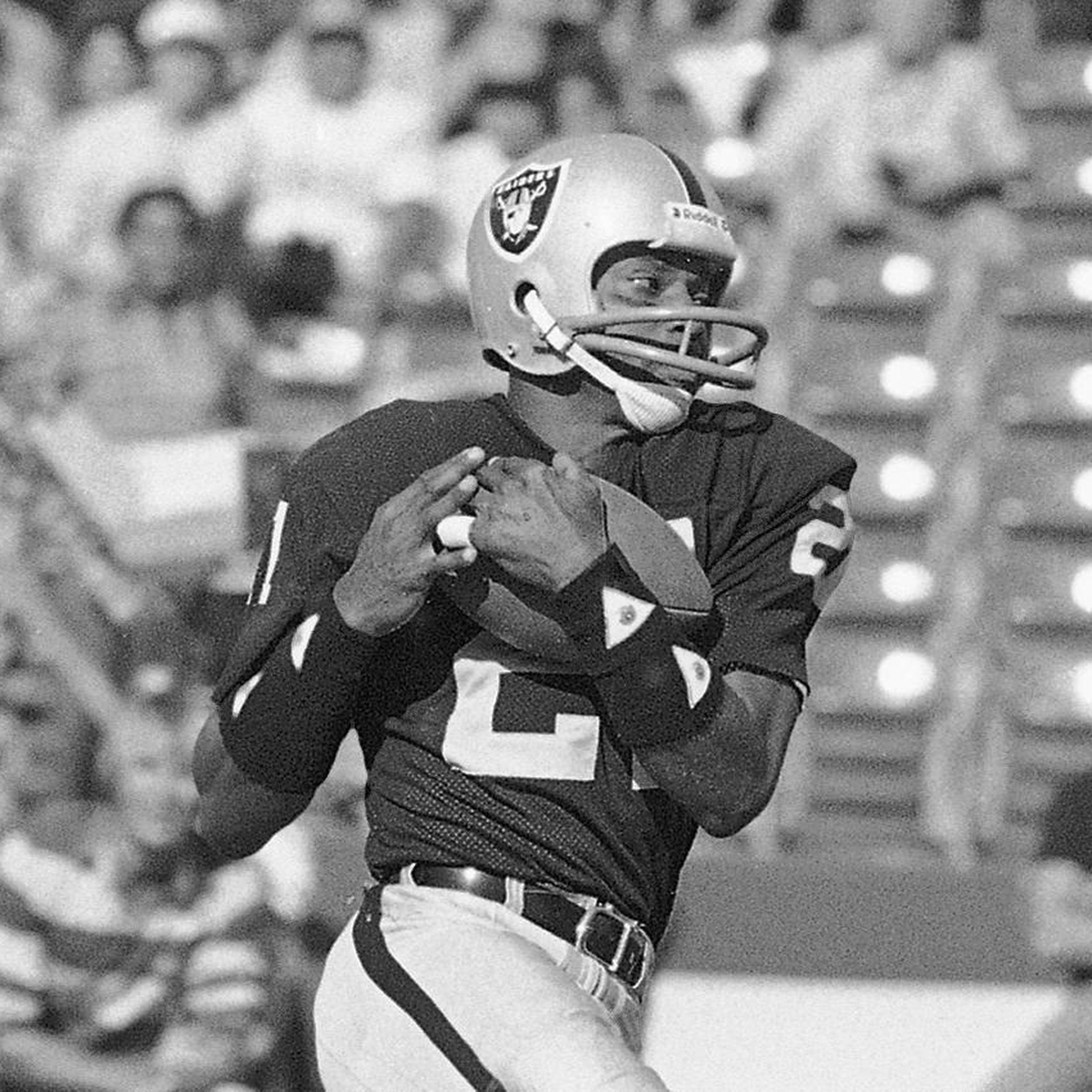 Cliff Branch, Raiders' Elusive All-Pro Receiver, Dies at 71 - The New York  Times