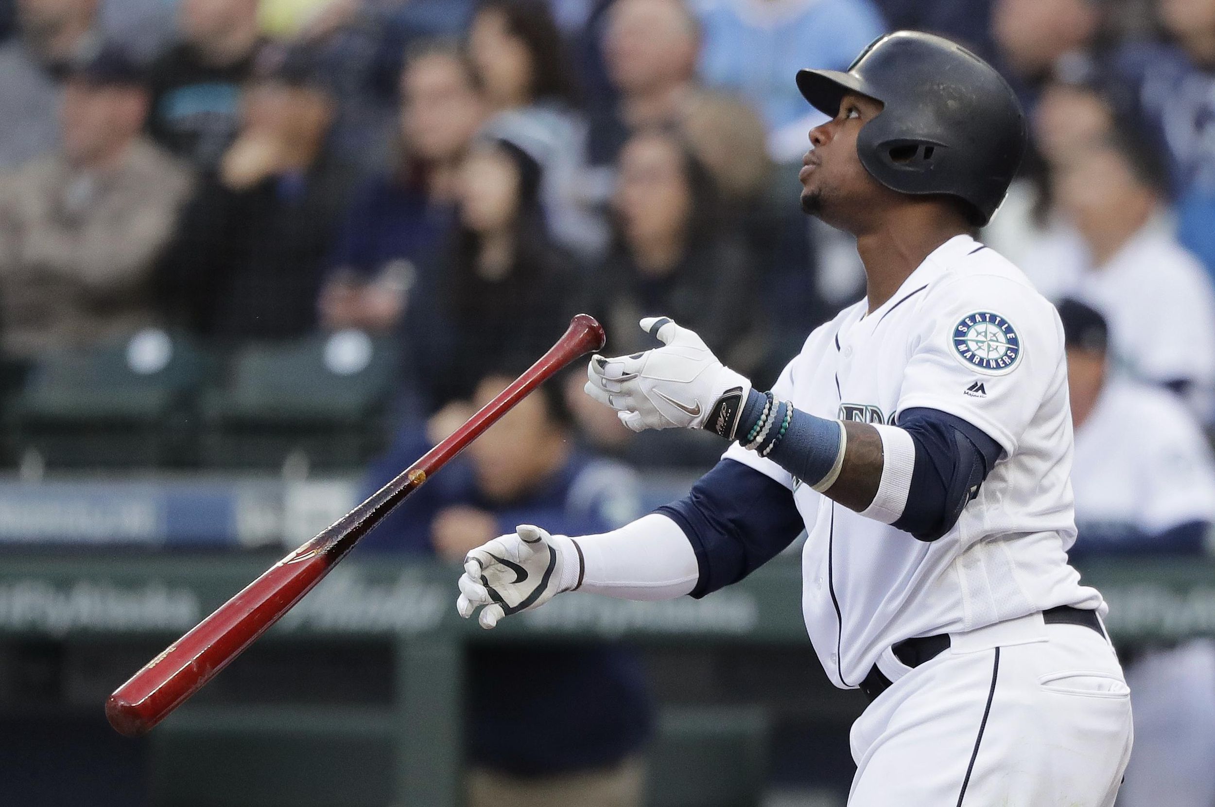 Mariners tag Chris Sale, rout defending champion Red Sox 124 The