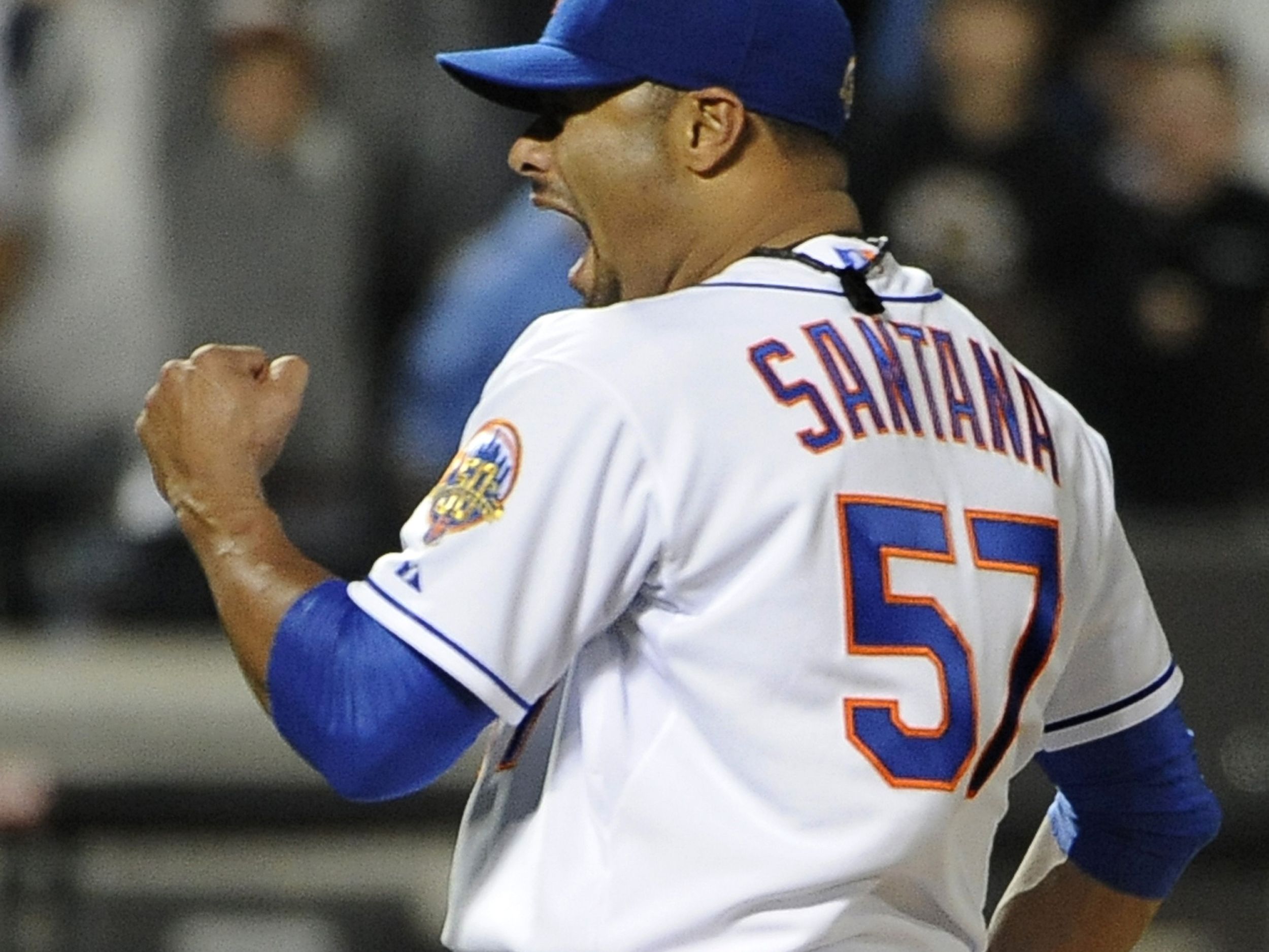 Johan Santana pitches the first no-hitter in New York Mets
