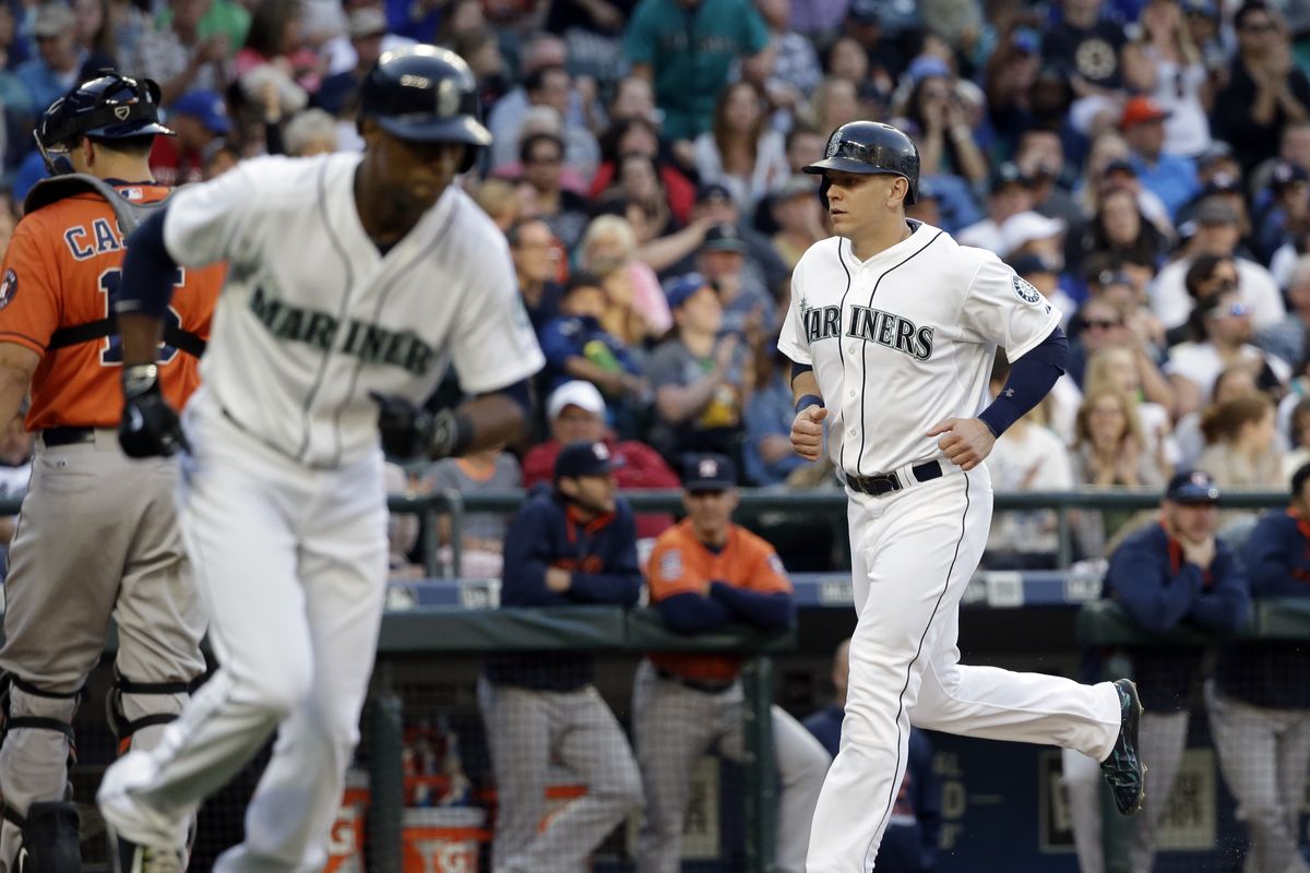 Astros' early offense powers win over Mariners