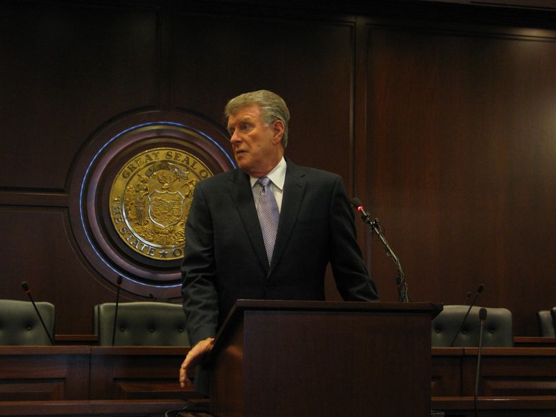 Idaho Gov. Butch Otter takes questions from reporters after his State of the State message on Monday, Jan. 11, 2016 (Betsy Z. Russell)