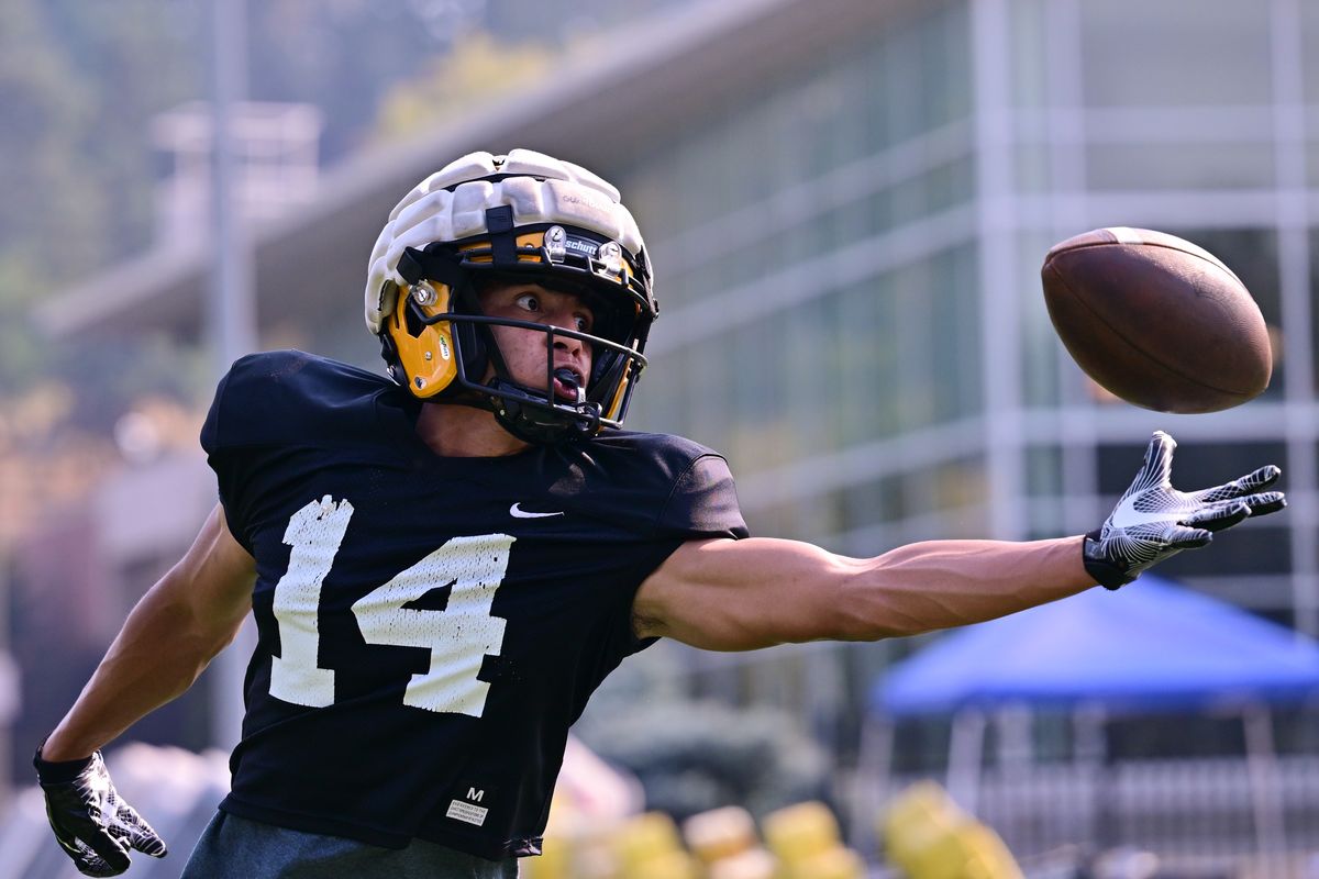 Idaho receiver Emmerson Cortez-Menjivar hauls in a pass during a fall football camp practice on Aug. 16, 2023, in Moscow, Idaho. (TYLER TJOMSLAND/The Spokesman-Review)