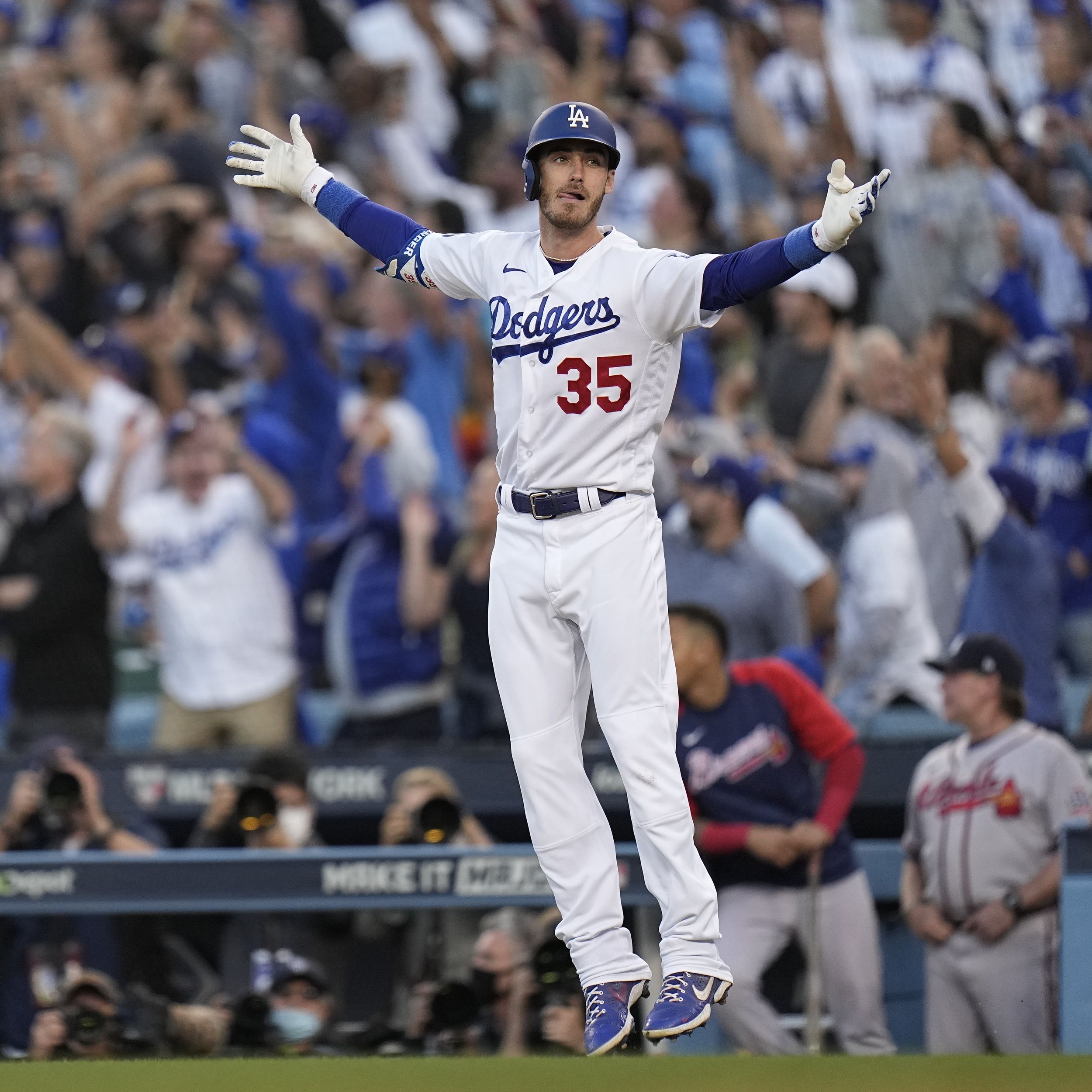 Dodgers news: Cody Bellinger & Mookie Betts home run over/under totals -  True Blue LA