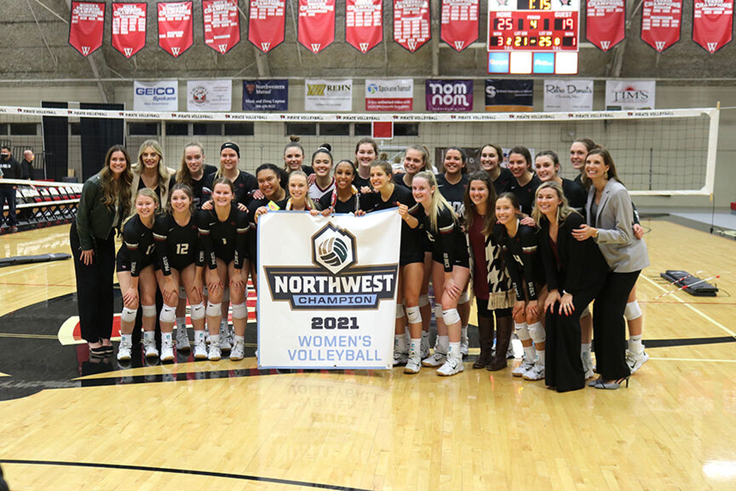 Whitworth volleyball completes unbeaten conference schedule for first