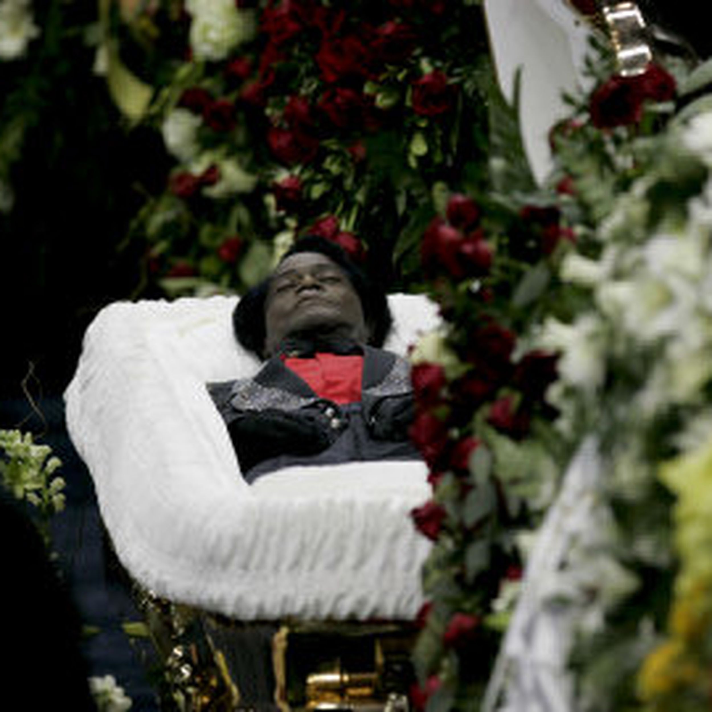Похороны Майкла Джексона в гробу