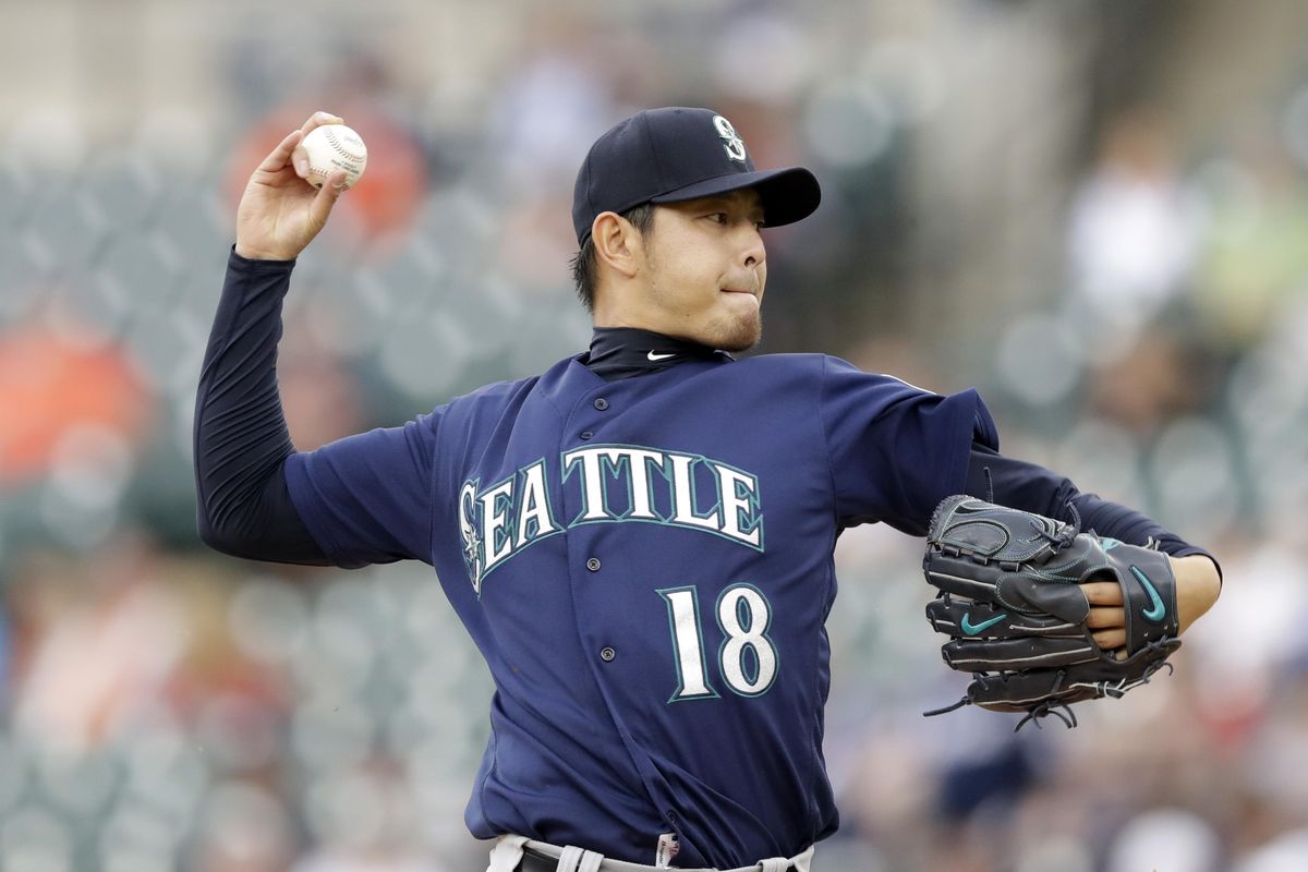 Seattle Mariners starting pitcher Hisashi Iwakuma throws during the first inning of a baseball game against the Detroit Tigers, Thursday, April 27, 2017, in Detroit. (Carlos Osorio / Associated Press)
