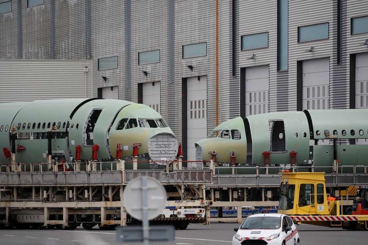 Fuselage sections of Airbus A320-family aircrafts are seen at the Airbus facility in Montoir-de-Bretagne near Saint-Nazaire, France, July 1, 2020. REUTERS/Stephane Mahe  (Stephane Mahe)