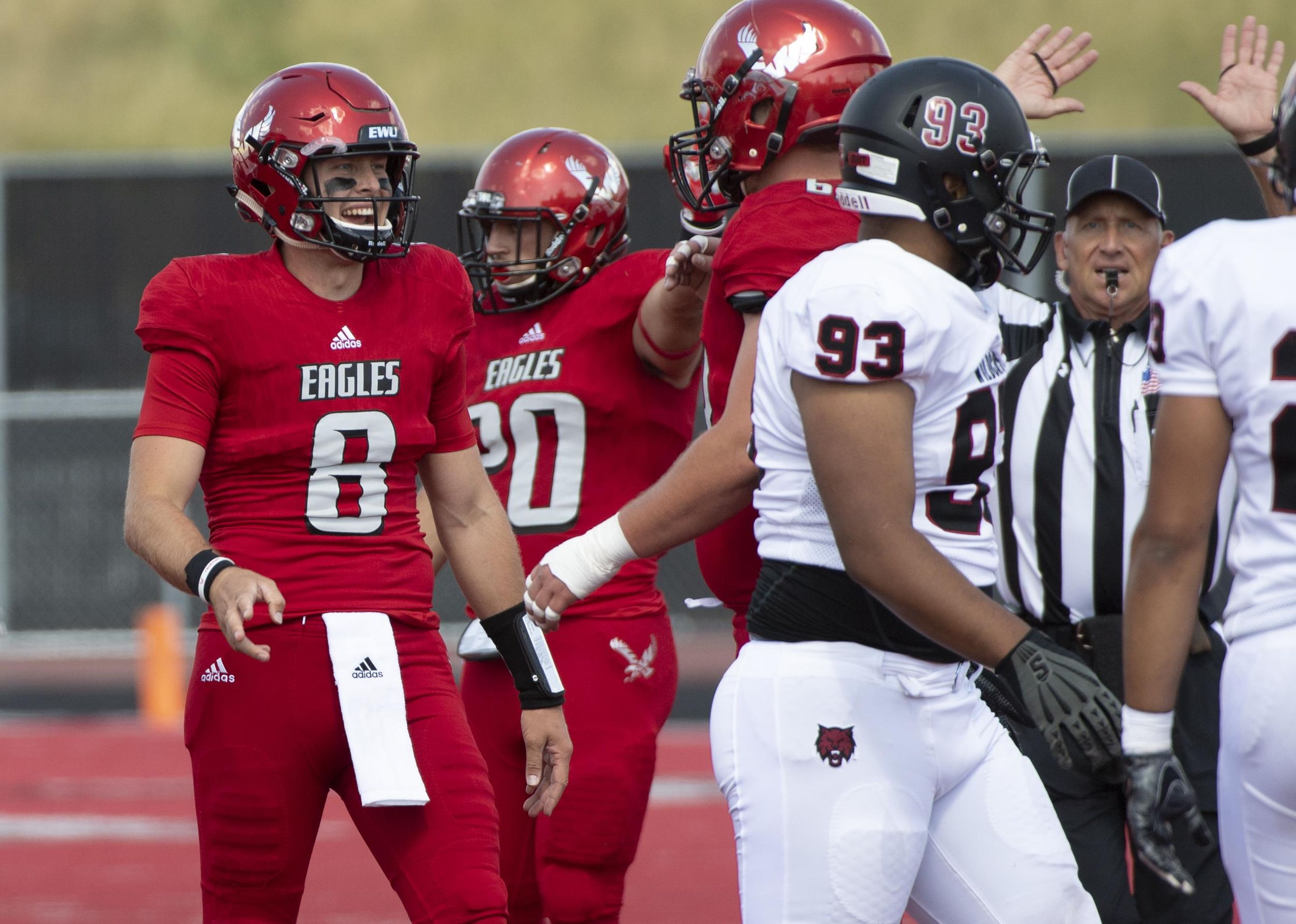Eastern Washington offense totals 677 yards as Eagles rout Central