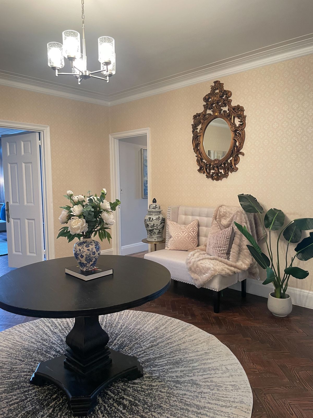 An entry table helps create a point of entry and ground a large entry space. (Handout/TNS)  (TNS)