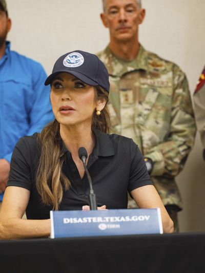 FILE — U.S. Homeland Security Secretary Kristi Noem at a press conference in Kerrville, Texas, after deadly flooding along the Guadalupe River, July 11, 2025. The secretary’s requirement that she personally approve any expense over $100,000 has created a backlog of “mission critical” contracts that could delay the Federal Emergency Management Agency’s response to the catastrophic flooding in Central Texas, records show. (Jordan Vonderhaar/The New York Times)  (JORDAN VONDERHAAR)