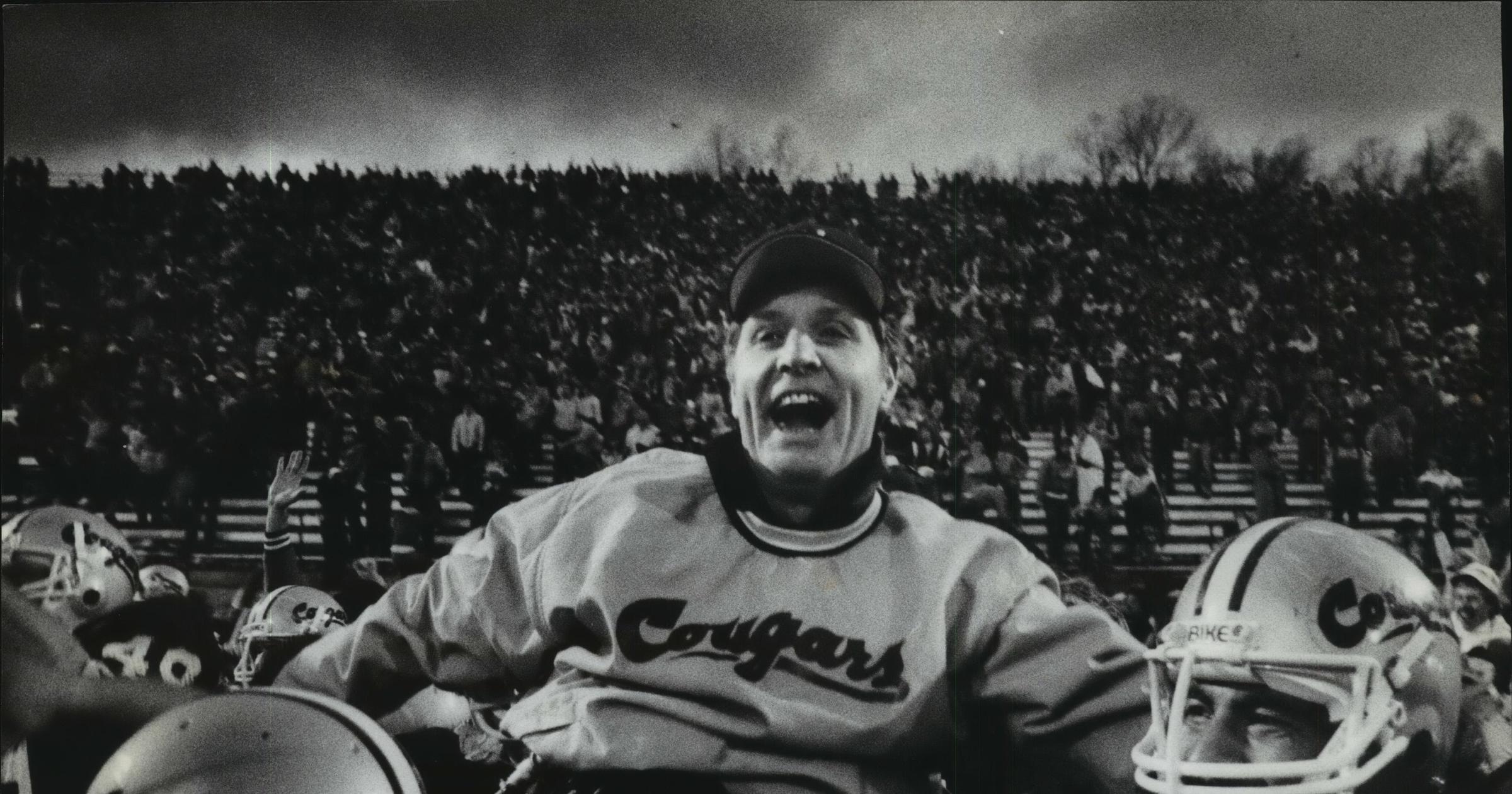 Jim Walden brought the Cougs to a bowl after 50 years: gone at 88