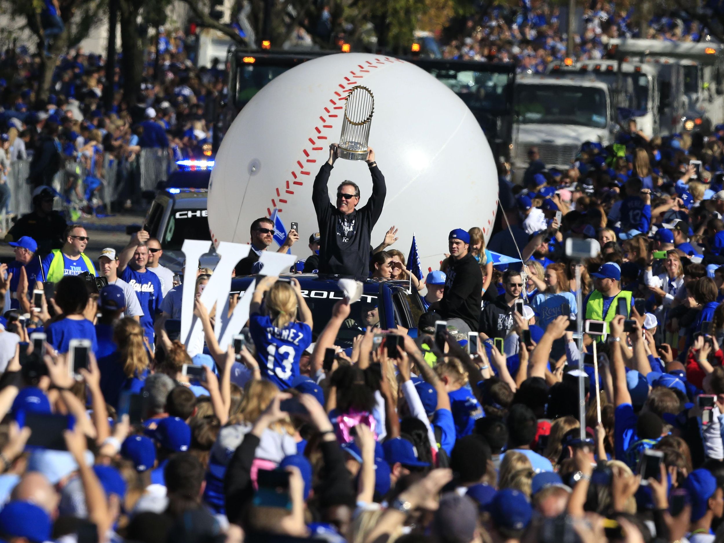 Kansas City Royals World Series Celebration 2015 Stock Photo - Download  Image Now - Kansas City Royals, Parade, Baseball - Sport - iStock