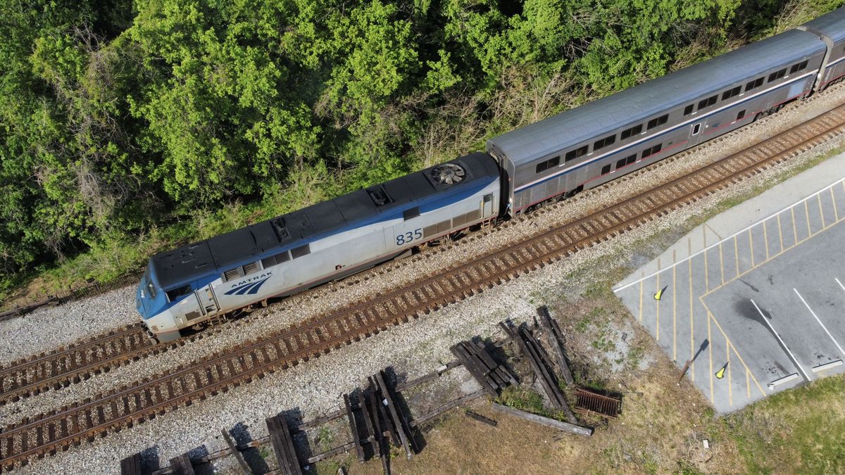 Amtrak traveling around Harpers Ferry.  (Orion Donovan-Smith)