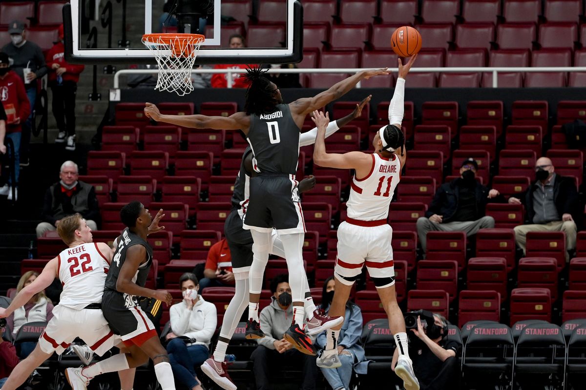 Stanford forward Jaiden Delaire (11) shoots as Washington State