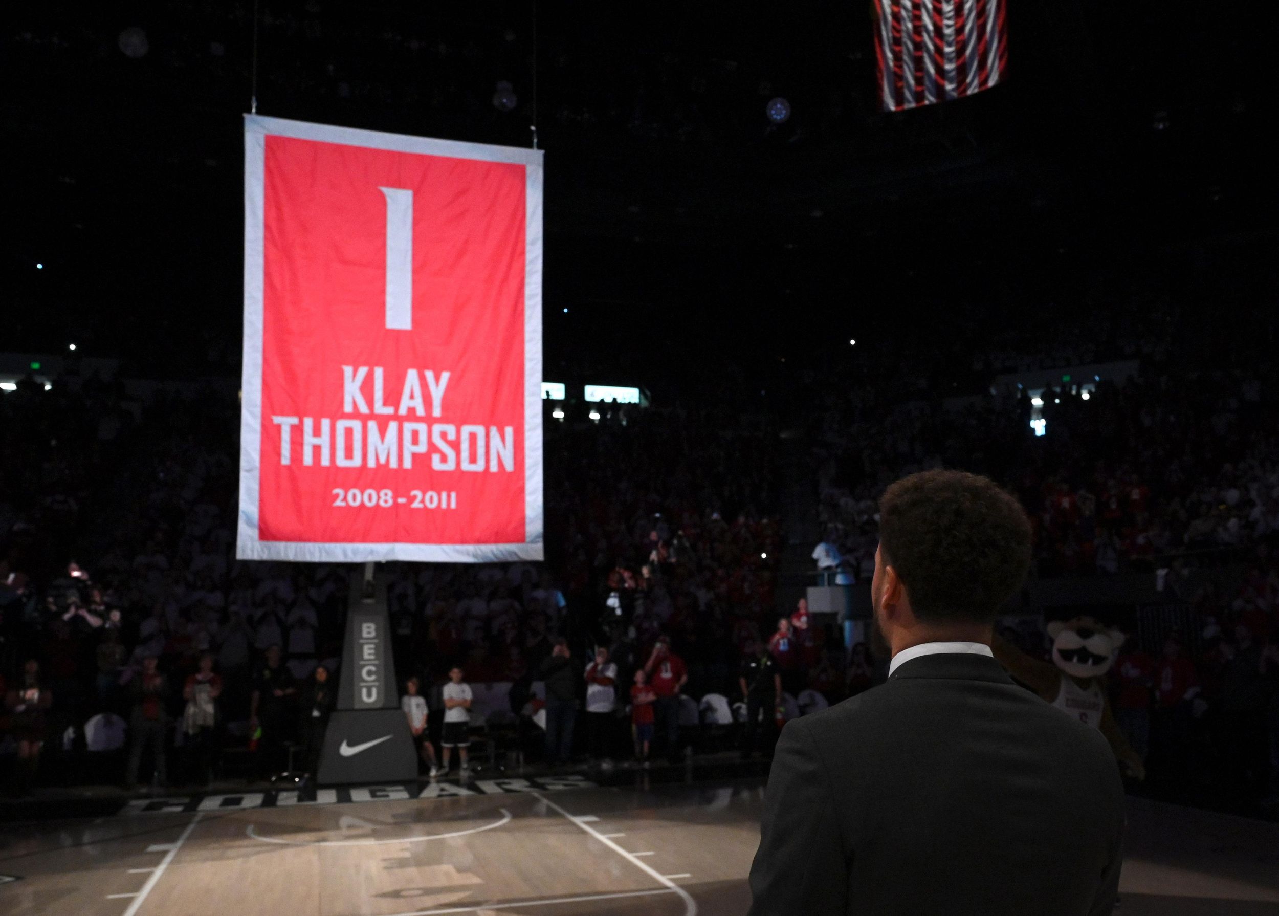 Warriors' Klay Thompson emotional as Washington State retires