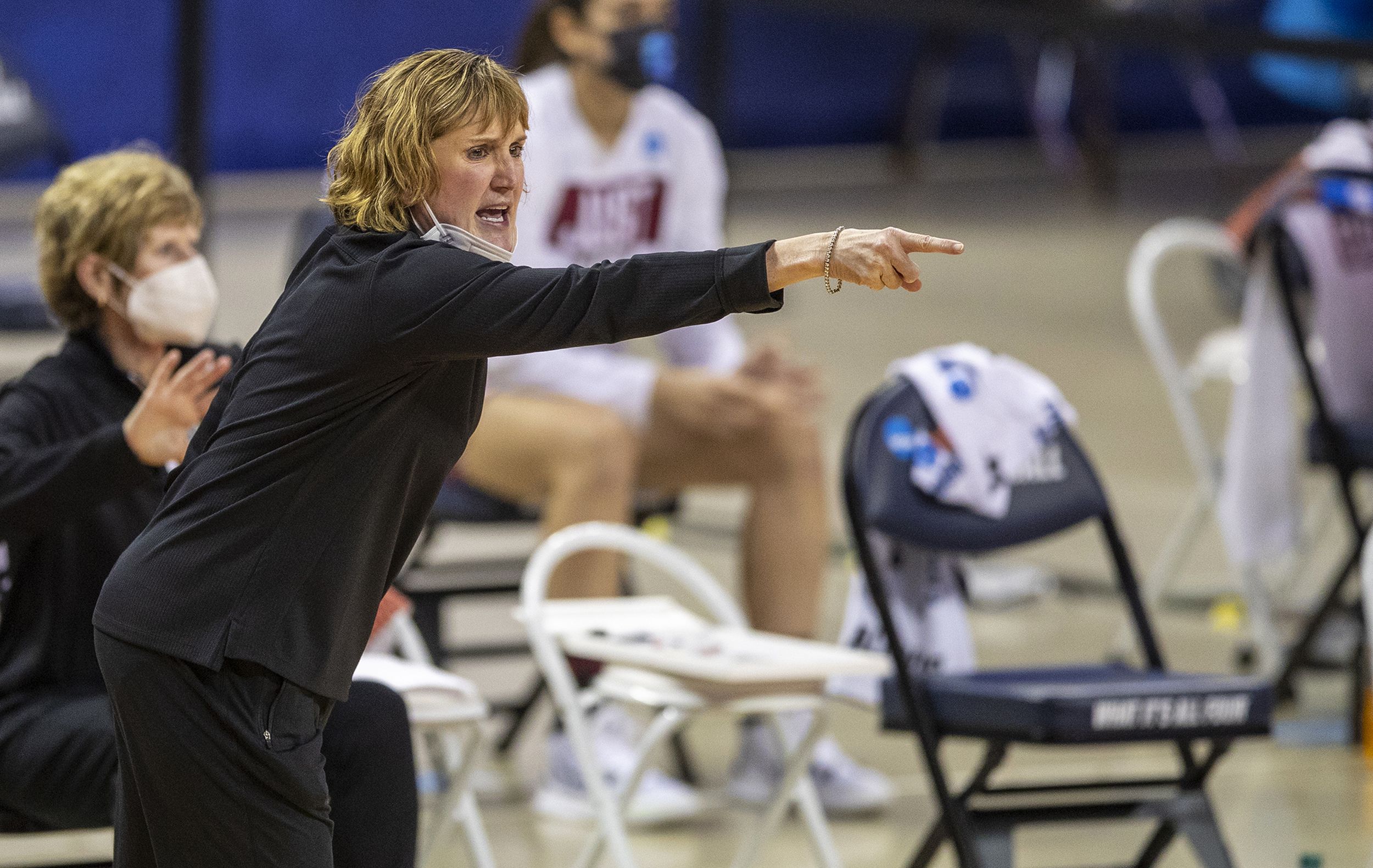 Washington State Rewards Head Womens Basketball Coach Kamie Ethridge