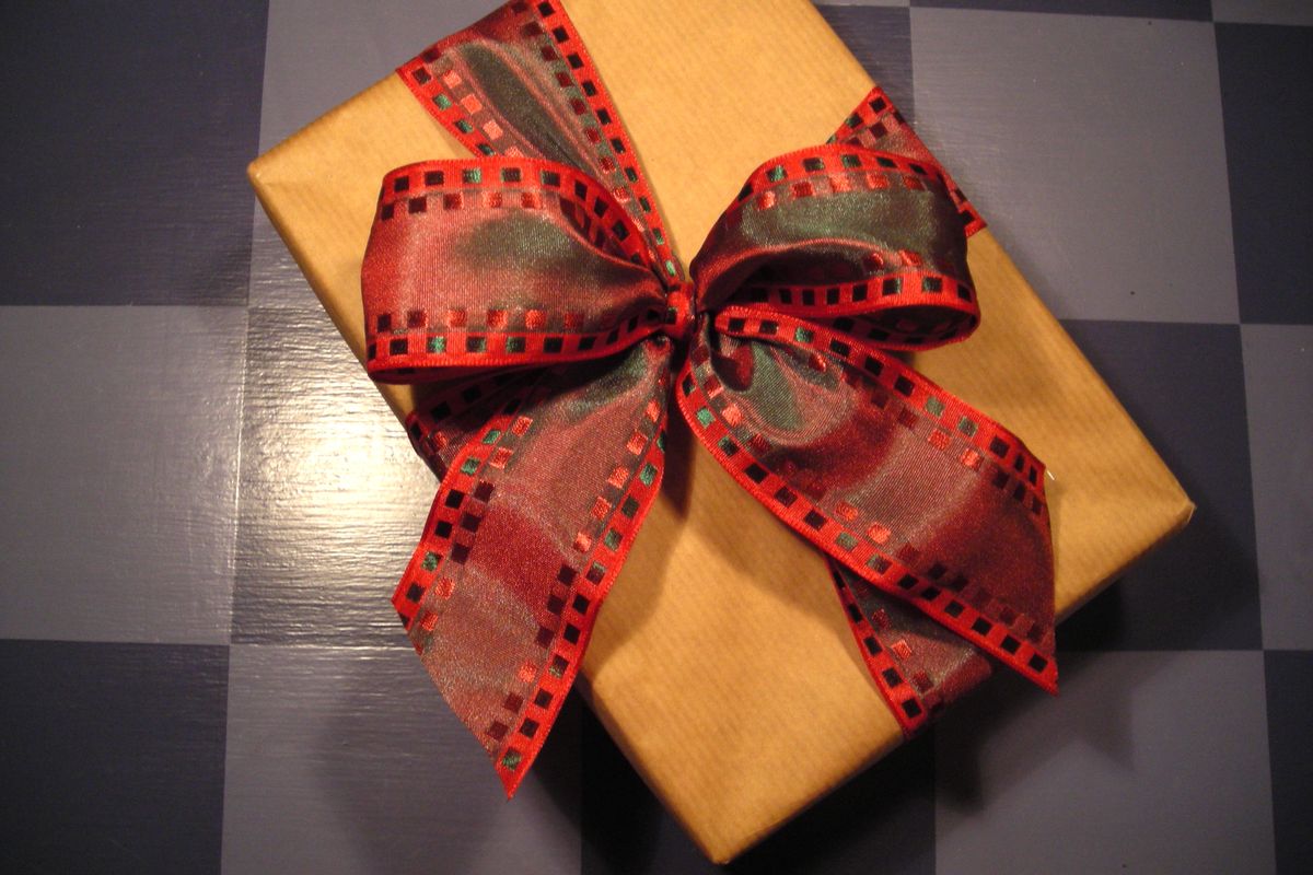 The perfect bow is actually quite easy to tie. (Maggie Bullock)