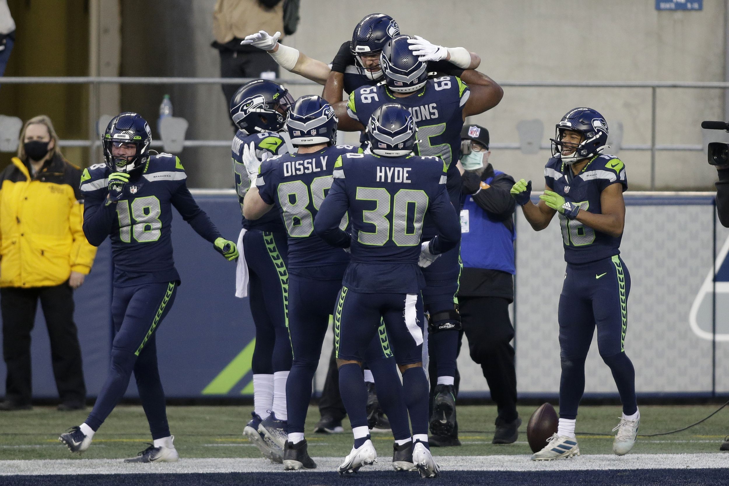 Seahawks wrap up NFC West title with 20-9 win over Rams - The Columbian