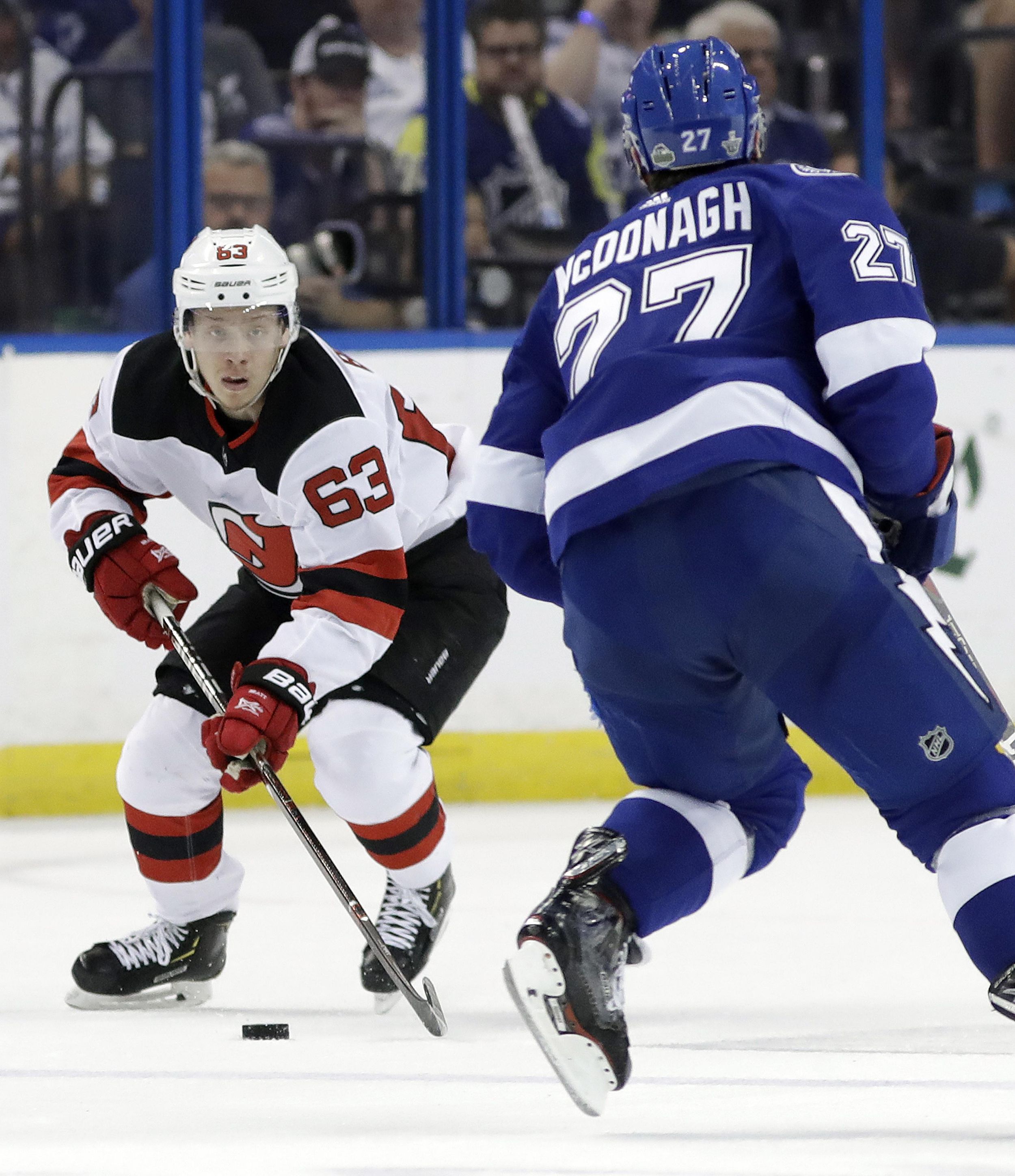 Nikita Kucherov, Lightning beat Devils 3-1, end first-round series