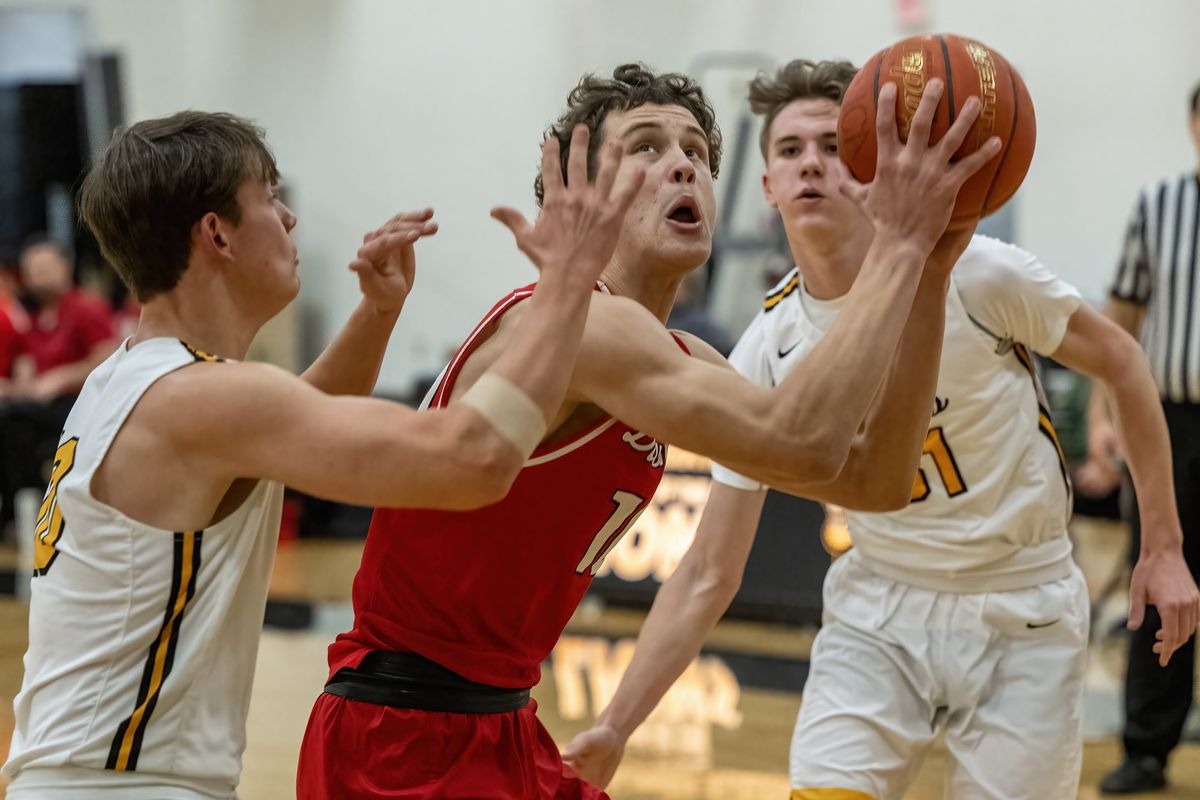 Davenport guard Tennessee Rainwater looks to the basket during a high school basketball game against Upper Columbia Academy Jan. 18 at UCA.  (COLIN MULVANY/THE SPOKESMAN-REVIEW)