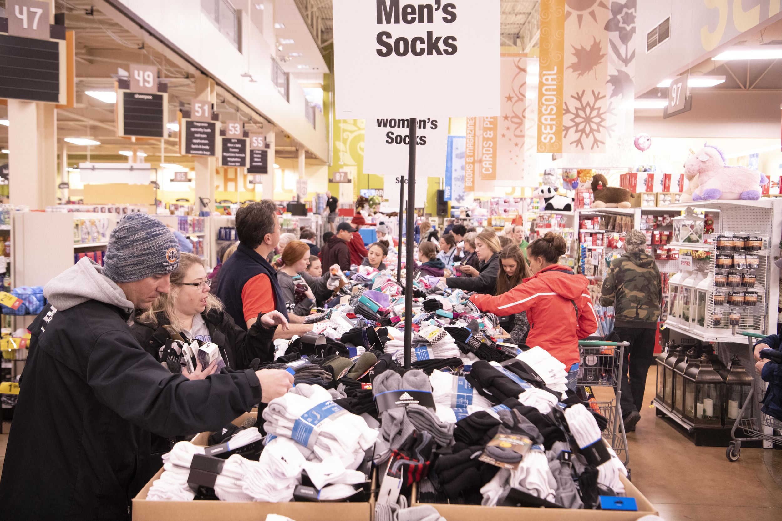 Black Friday Crowds Small But Determined At Locations Throughout Spokane The Spokesman Review