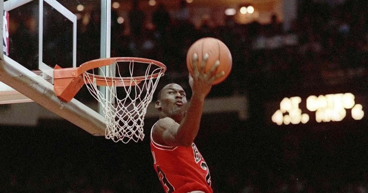Drinking a Glass of Water: Witness of Michael Jordan's Competitiveness in  Dunk Contests, Dominique Wilkins Recalls MJ's Obsessive Gambling - The  SportsRush