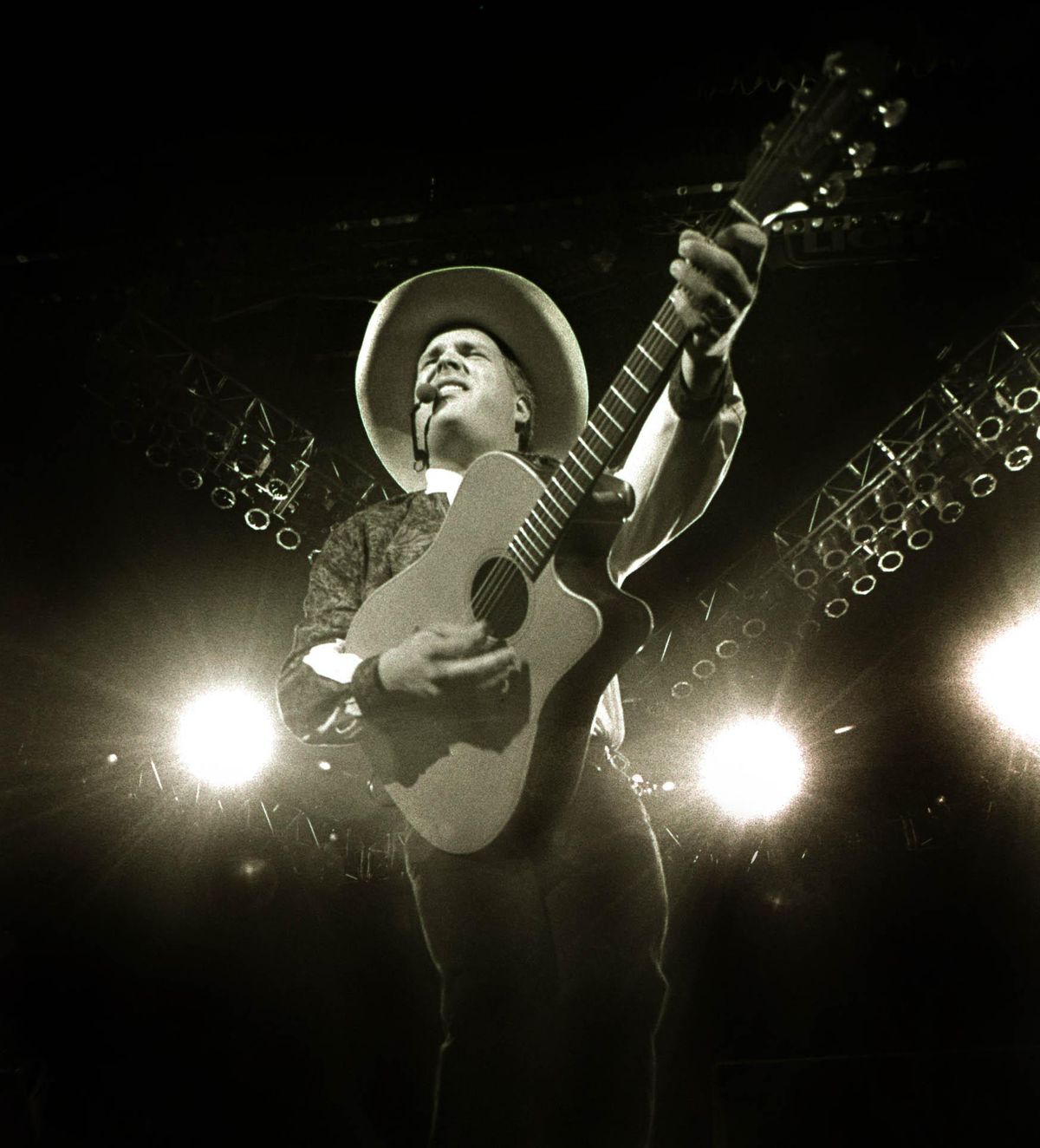 Country Superstar Garth Brooks visited the Spokane Coliseum on June 25, 1992.  Dan Pelle/The Spokesman-Review (Dan Pelle / SR)