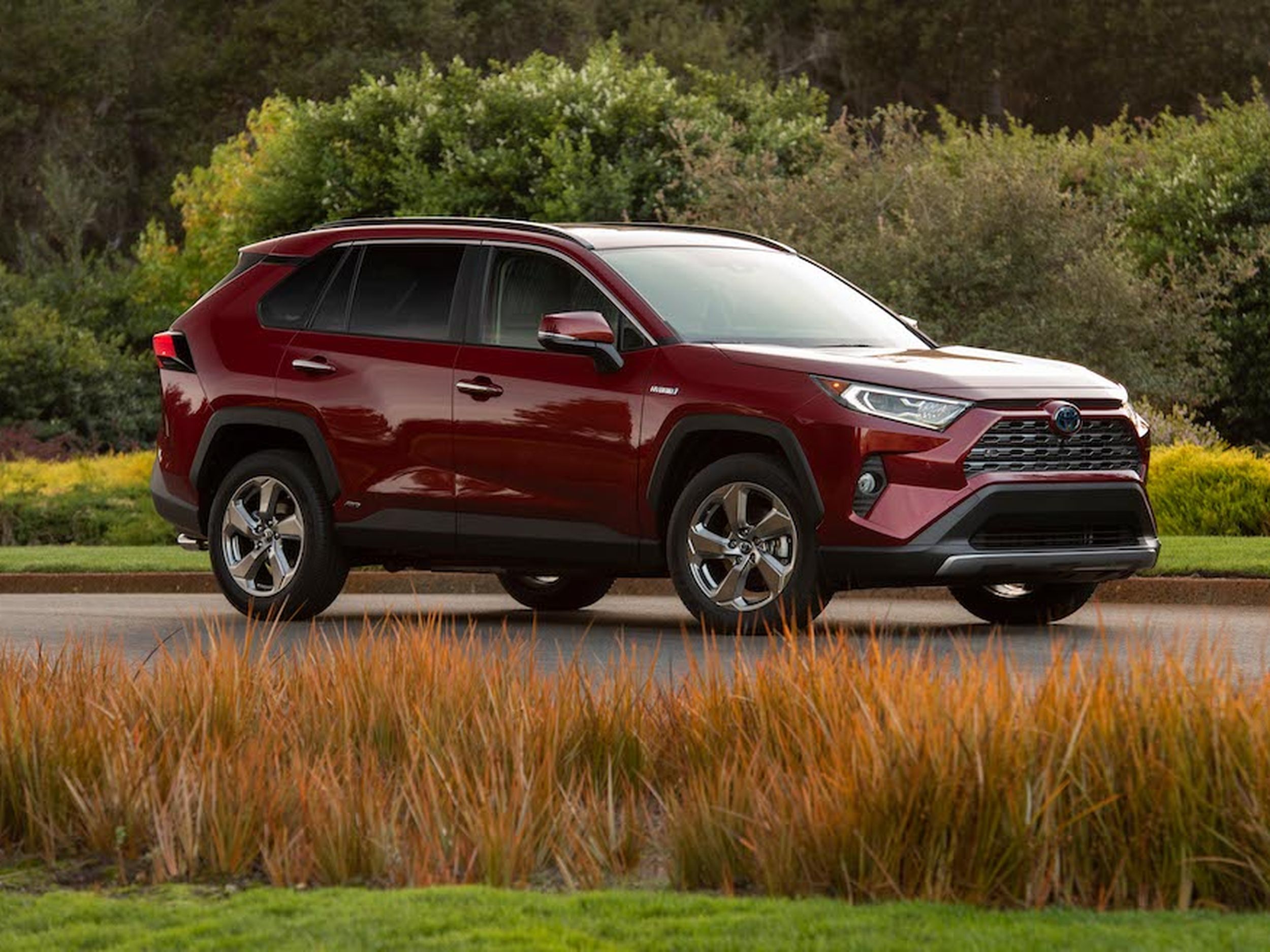 rav4_hybrid_ext_1.jpg