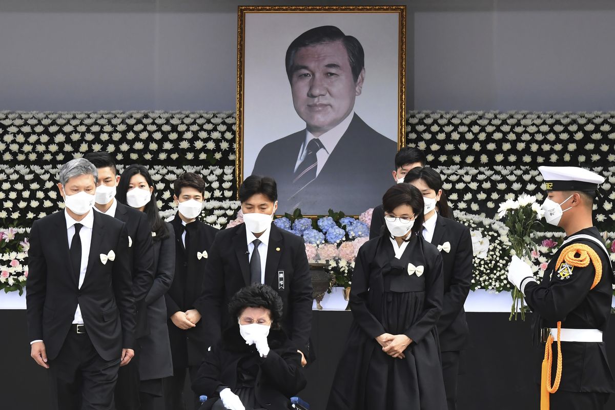 Relatives pay tribute at a memorial altar as they make a call of condolence at the funeral of deceased former South Korean President Roh Tae-woo, Saturday, Oct. 30, 2021 in Seoul, South Korea. Dozens of relatives and dignitaries gathered in South Korea’s capital on Saturday to pay their final respects to the former president, a key participant in a 1979 military coup who later won a landmark democratic election before his political career ended with imprisonment for corruption and treason.  (Kim Min-Hee)