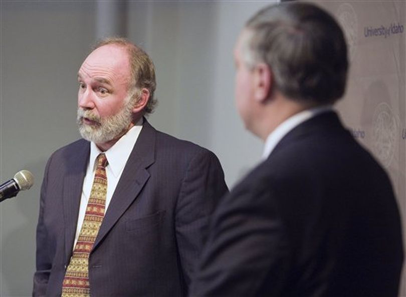 University counsel Kent Nelson, left, speaks while U.I. President Duane Nellis listens at a news conference announcing the release of former assistant professor Enesto Bustamante's personnel records Wednesday, Oct. 26, 2011, in Moscow, Idaho. (AP)