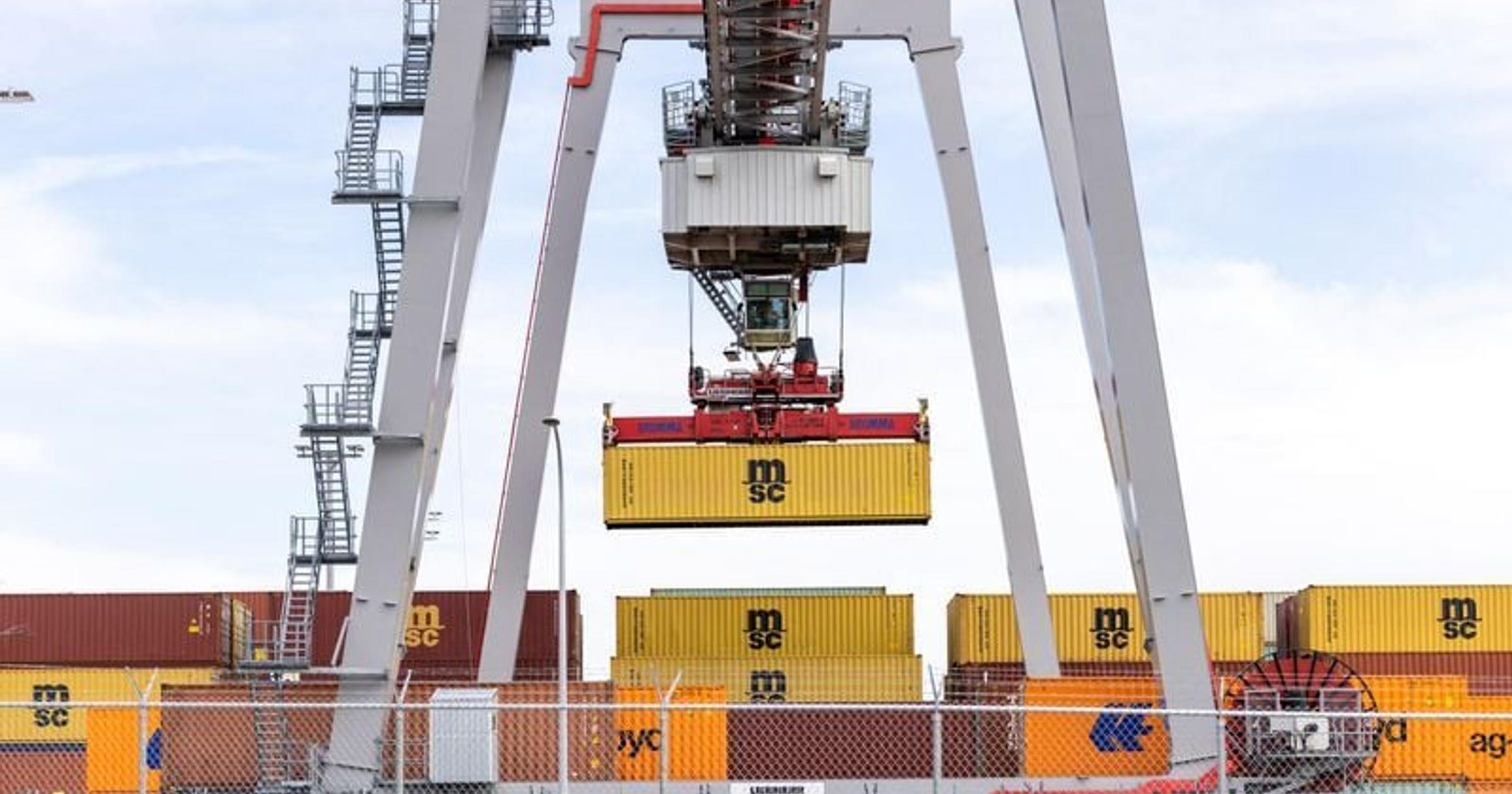 Canada slaps retaliatory tariffs on US goods worth $20 billion as trade war intensifies