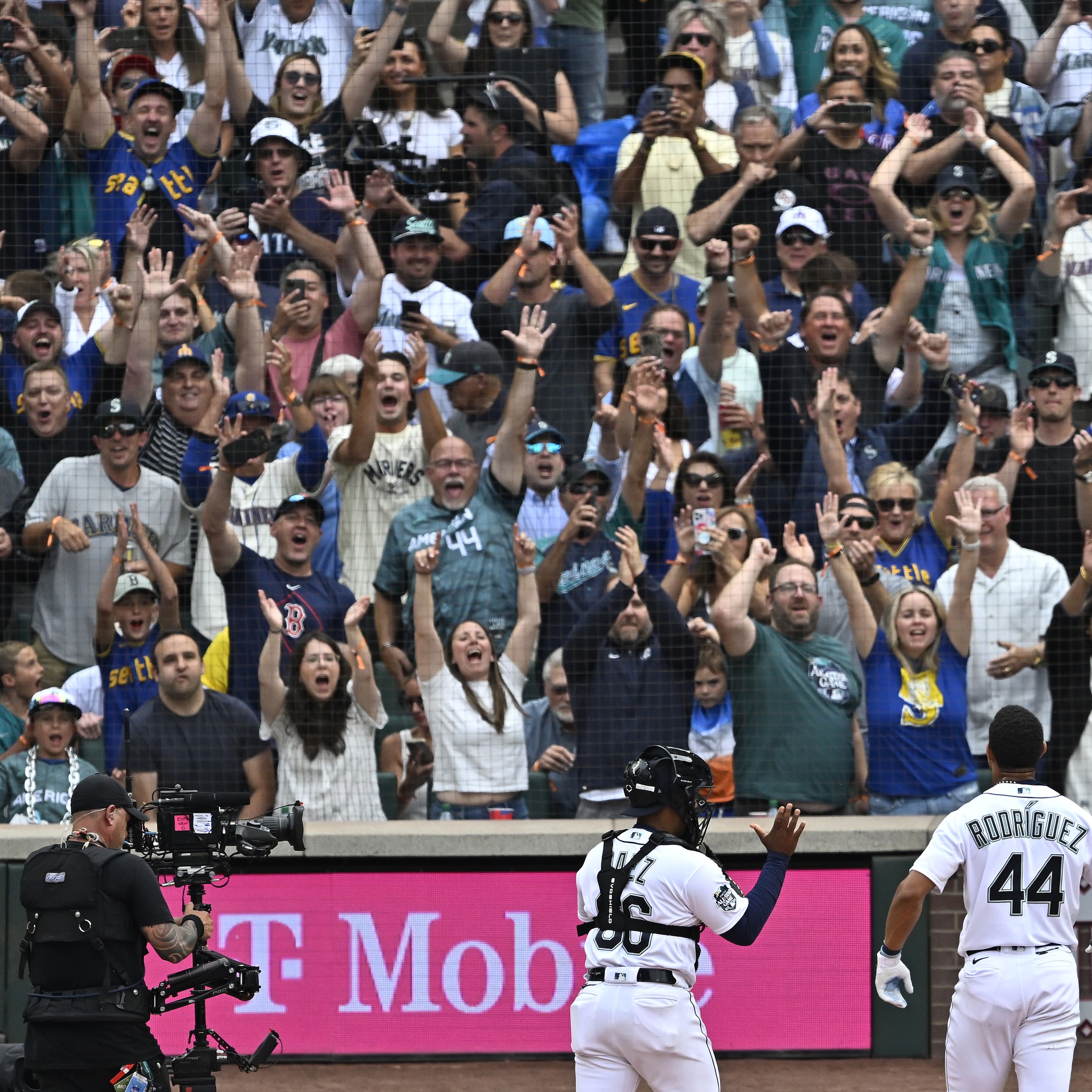 A love letter to Seattle fans: Julio Rodriguez sets Home Run Derby record  with 41 homers