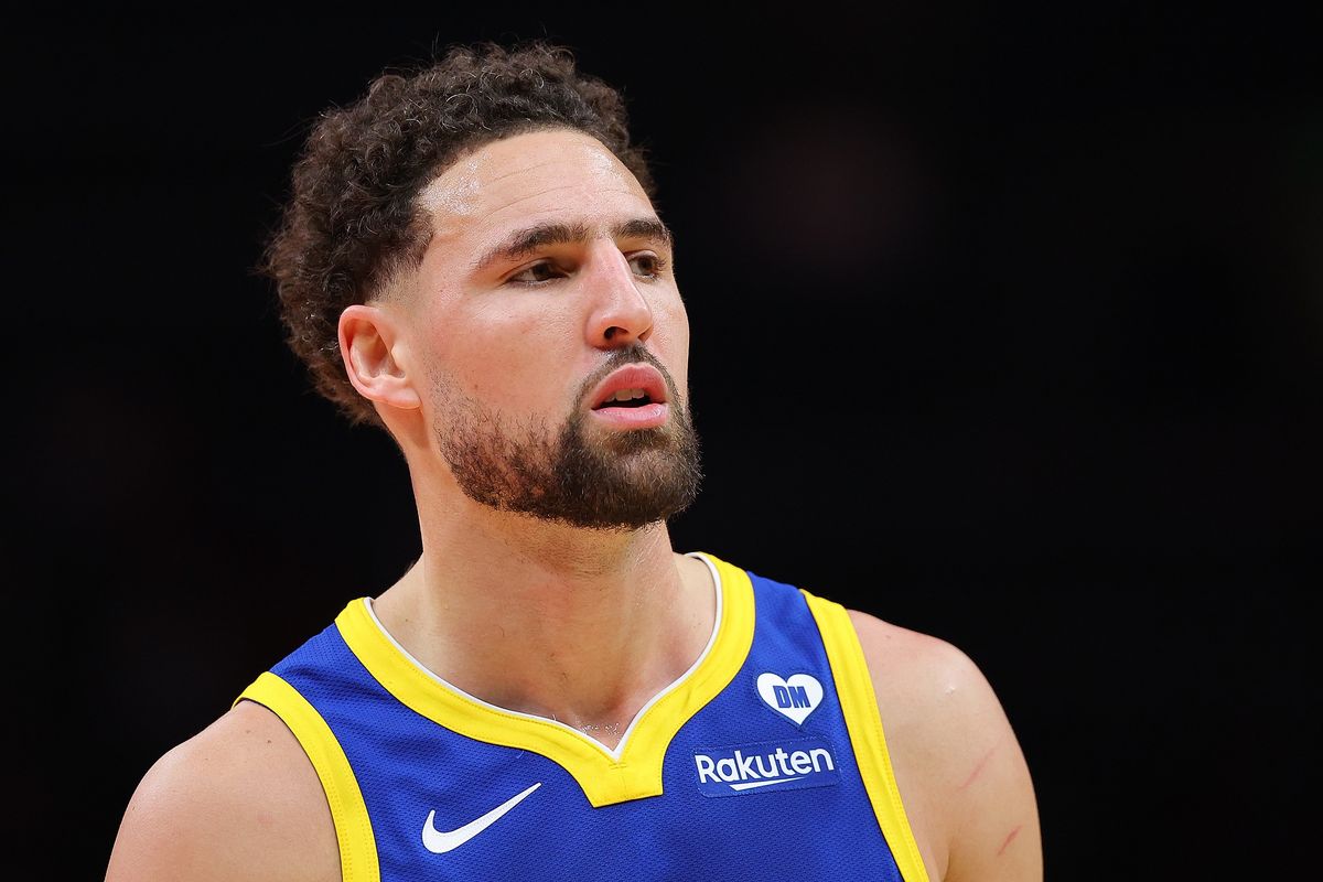 Klay Thompson of the Golden State Warriors reacts against the Atlanta Hawks during the first quarter at State Farm Arena on Feb 3 in Atlanta.   (Getty Images)