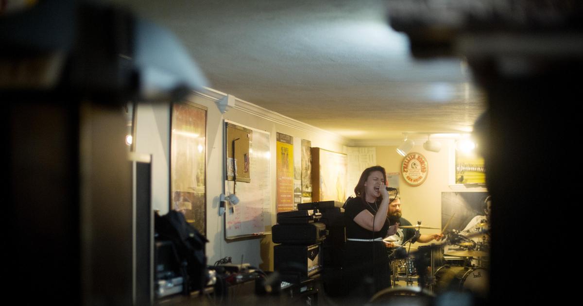 Change of sound: Local rockers Elephant Gun Riot experiments with ...