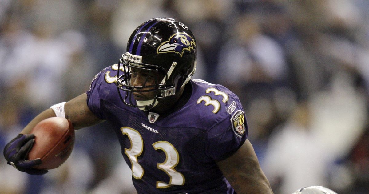 Baltimore Ravens running back Le'Ron McClain scores a touchdown