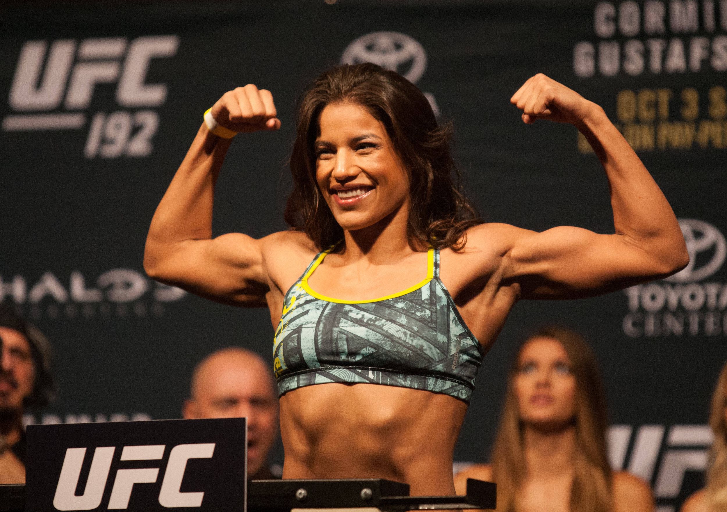 Spokane’s Julianna Pena improves to 3-0 in UFC with unanimous decision