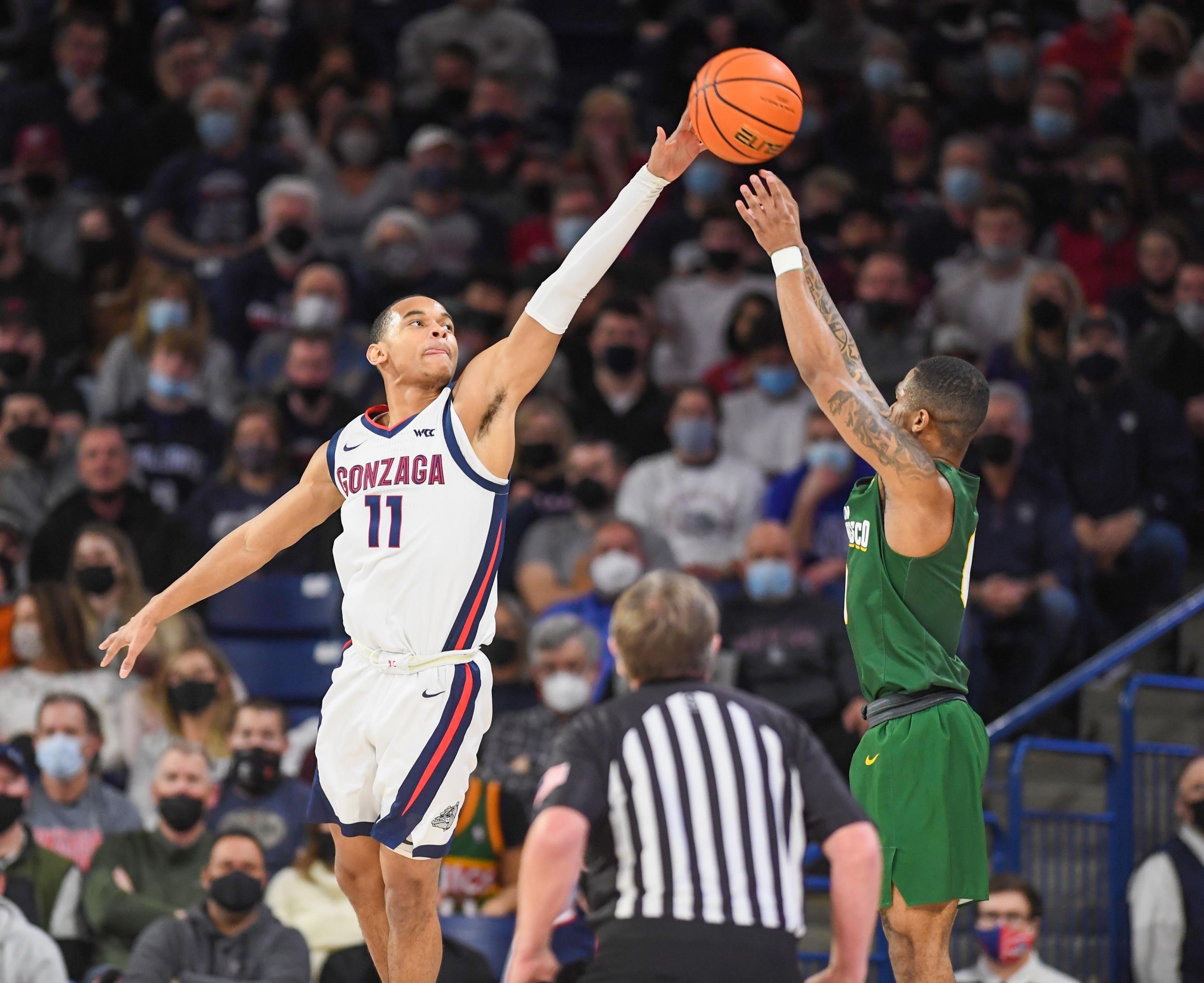 Chet Holmgren is the center of attention for No. 1 Gonzaga - The San Diego  Union-Tribune