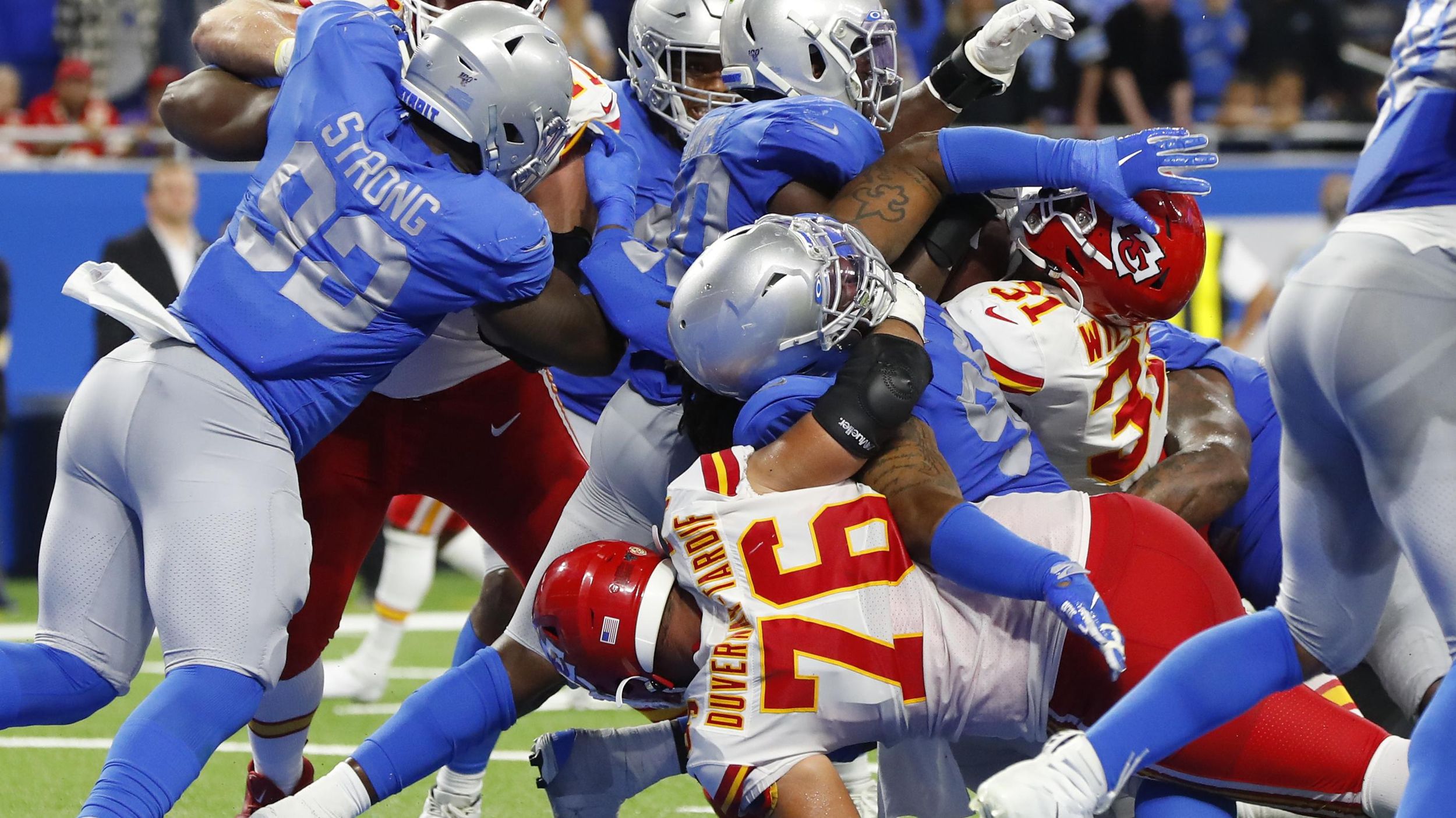 Beating the Book: Cowboys, Chiefs roll, Vikings win thriller +