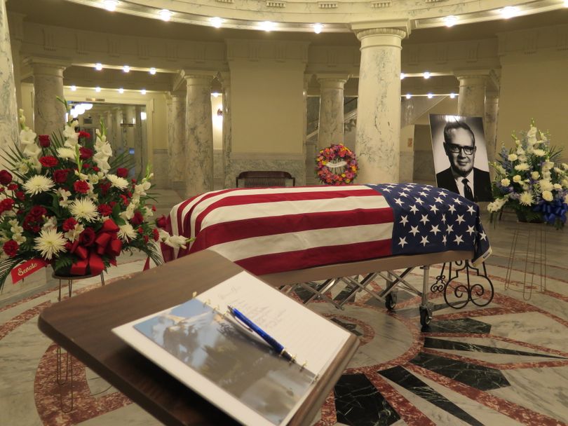 Three-term Idaho Congressman Orval Hansen lies in state in the Capitol rotunda on Monday, Nov. 20, 2017; he died Nov. 2 at the age of 91. (Betsy Z. Russell)