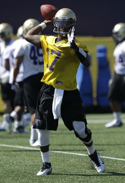 Huskies hitch their wagon to record-setter Keith Price. (Associated Press)