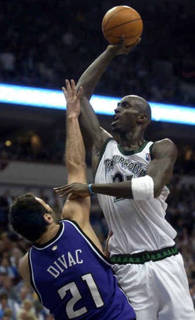 kevin garnett timberwolves dunk