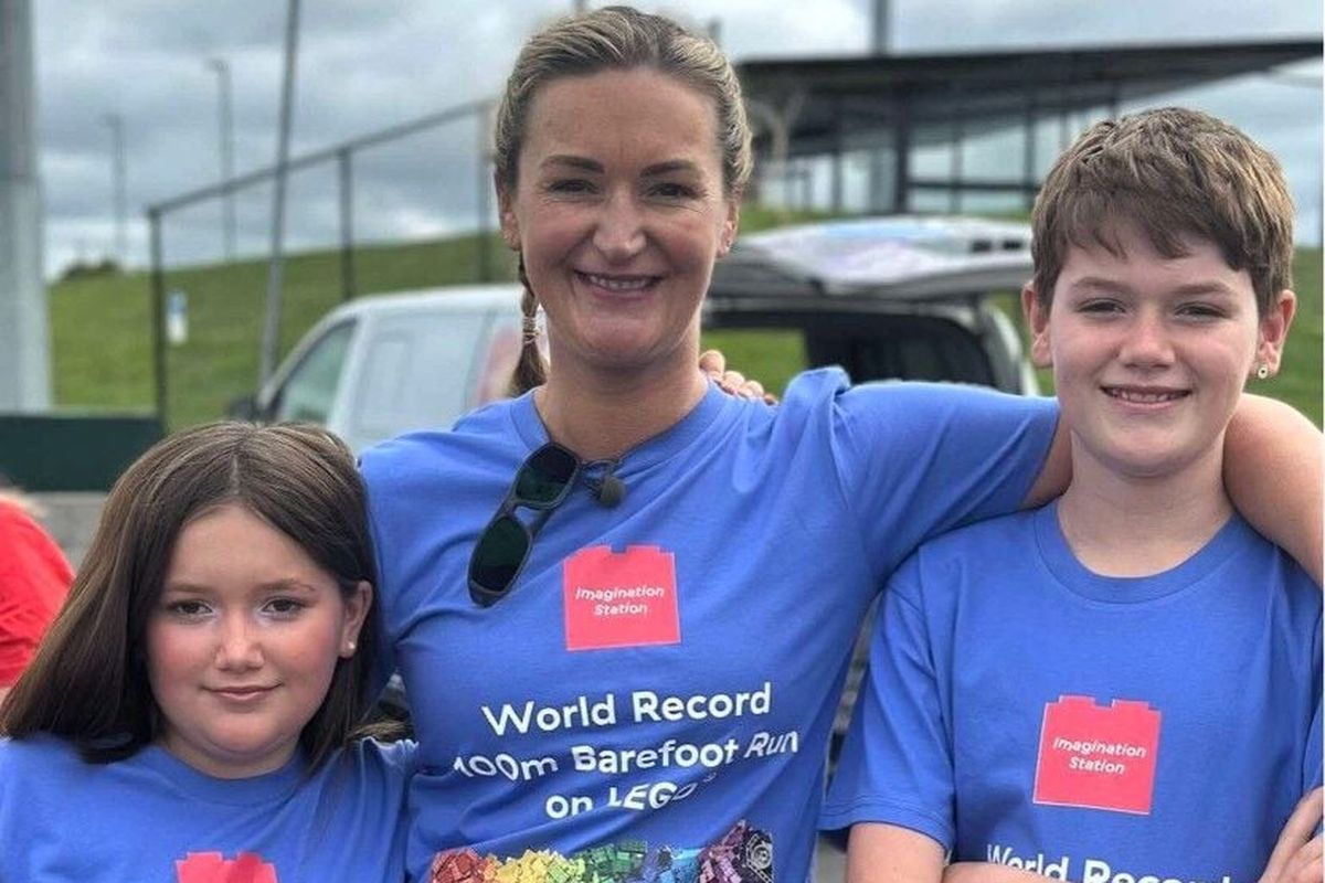 Gabrielle Wall, center, with her daughter, Alfie, 11, and son, Archie, 13. (Courtesy of Klaudia Misnyovszki)